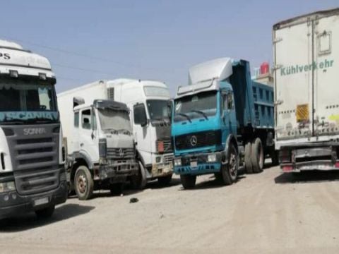 تخفيض عدد الشاحنات العالقة بين سورية والأردن يشهد معبر نصيب – جابر الحدودي بين سورية والأردن اصطفافاً لطوابير الشاحنات السورية