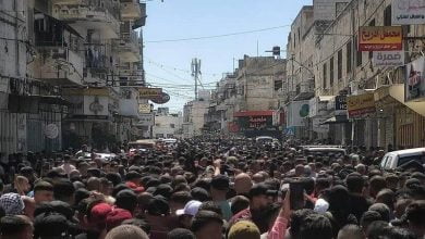 آلاف الفلسطينيين يشيعون الشهيدين