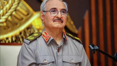 قائد الجيش الليبي المشير خليفة حفتر