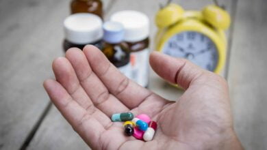 الجمع بين أكثر من دواء في وقت واحد .. ما هي المخاطر ؟