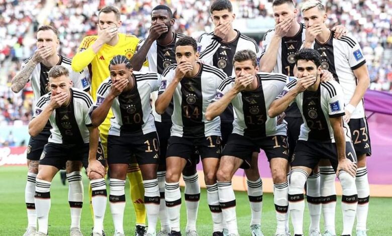 صورة المنتخب الألماني تثير الجدل ... ما القصة؟