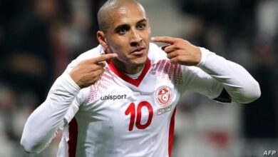 اللاعب التونسي وهبي الخزري يعادل أهداف السعودي سامي الجابر بالمونديال