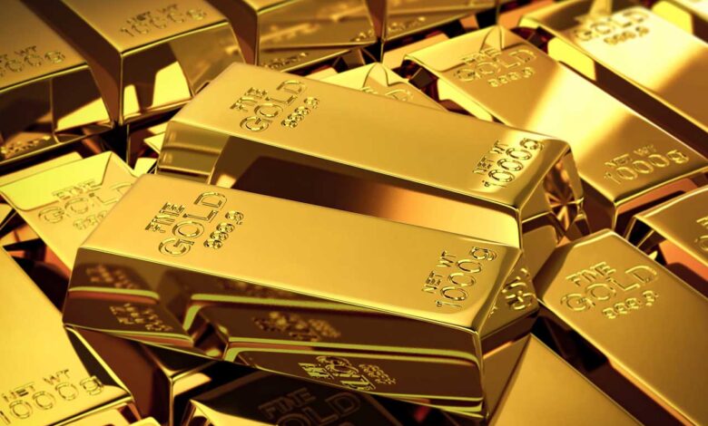 الذهب يهبط مع ارتفاع الدولار