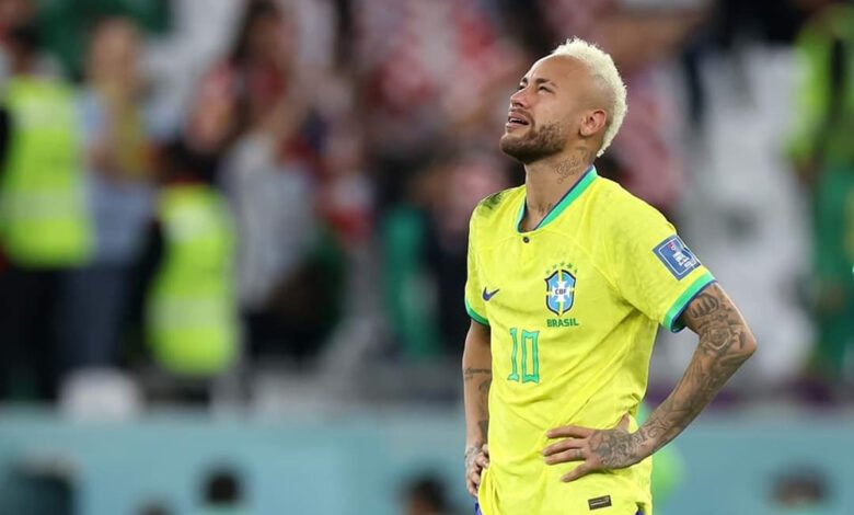 بالفيديو.. نيمار يجهش بالبكاء بعد خروج البرازيل من كأس العالم