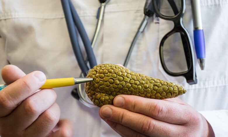 كوجع في الظهر في بدايته .. تحذير من مرض قاتل