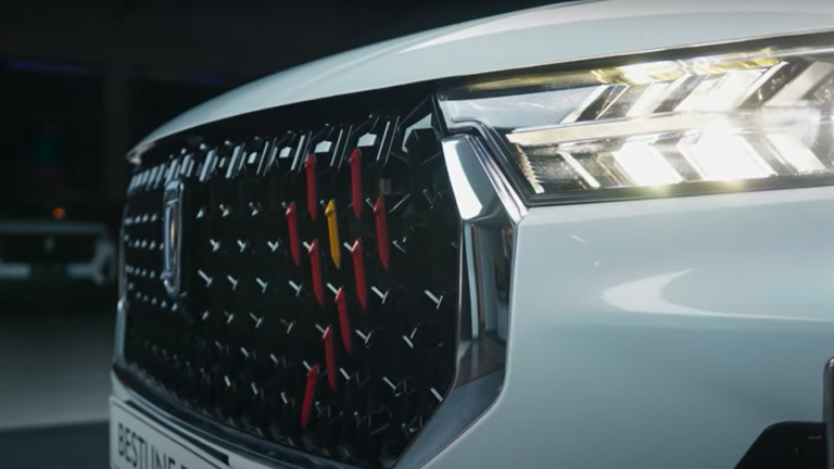 سيارة جديدة