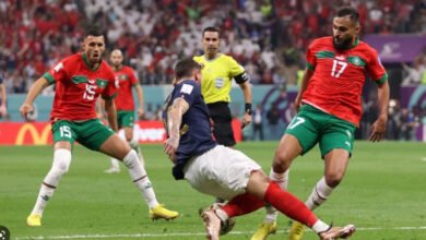 اتحاد الكرة المغربي يحتج رسمياً ضد حكم لقاء فرنسا