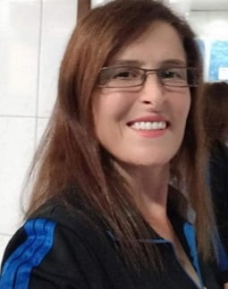 "دمى خشبية"