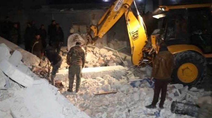 فاجعة جديدة تضرب مدينة حلب.. انهيار بناء سكني فوق قاطنيه في حي الشيخ مقصود