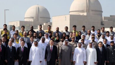 الرئيسان الكوري الجنوبي والإماراتي يتفقدان المحطة النووية