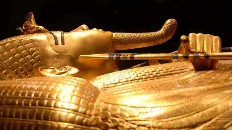 مومياء الفتى الذهبي