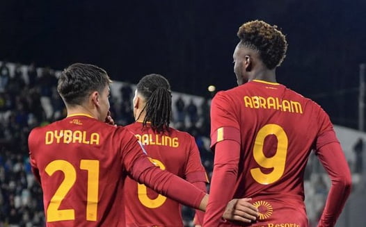 قاد النجم الأرجنتيني باولو ديبالا نادي روما لتحقيق فوز ثمين خارج ملعبه أمام سبيزيا بهدفين دون رد اليوم الأحد على استاد البرتو بيكو