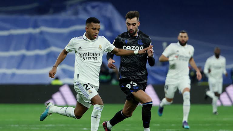 سقط ريال مدريد في فخ التعادل السلبي أمام ضيفه ريال سوسيداد، مساء أمس الأحد ضمن منافسات الجولة الـ 19 من الدروري الإسباني لكرة القدم