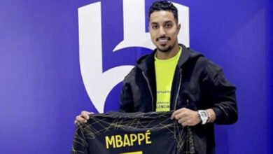 أعلن سالم الدوسري، نجم نادي الهلال، عن حصوله على قميص اللاعب الفرنسي كيليان مبابي نجم باريس سان جيرمان الفرنسي، خلال مباراة كأس موسم الرياض