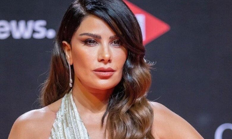 صبا مبارك تشارك الجمهور