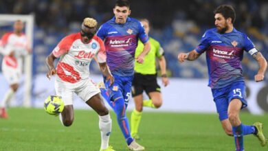 أقصى نادي كريمونيزي نظيره نابولي متصدر الدوري الإيطالي، في عقر داره أمس الثلاثاء، من دور الـ 16 لكأس إيطاليا بركلات الترجيح بنتيجة 5-4