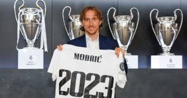 لوكا مودريتش يوقع للنصر السعودي
