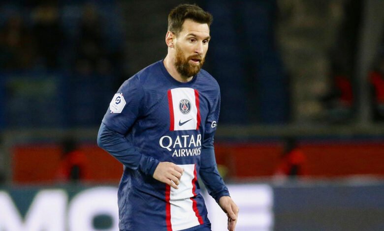 يزين النجم الأرجنتيني وبطل العالم ليونيل ميسي تشكيل نادي باريس سان جيرمان الفرنسي الذي أعلنه كريستوف جالتيه، المدير الفني لخوض مباراة آنجيه