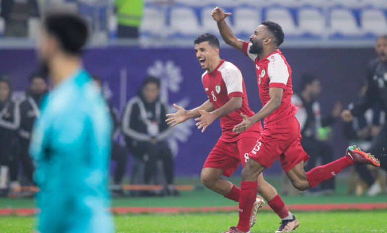 تأهل منتخب عمان، إلى نصف نهائي بطولة كأس الخليج، "خليجي 25"، بعد فوزه على السعودية بنتيجة 2-1، اليوم الخميس، على ملعب الميناء