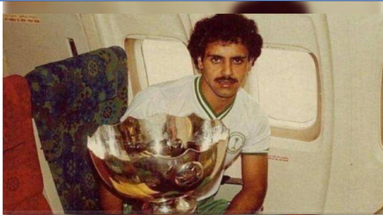 فجع الوسط الرياضي السعودي يوم الأحد، بوفاة نجم المنتخب السعوي السابق ونادي الكوكب لكرة القدم، شايع النفيسة عن عمر ناهز 61 عاما