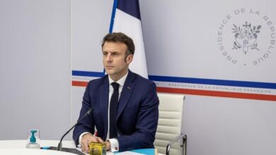 ماكرون يتوجه إلى أفريقيا لمواجهة تراجع النفوذ الفرنسي