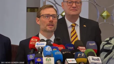 الفرقاء السودانيون يقتربون من توقيع اتفاق سياسي جامع