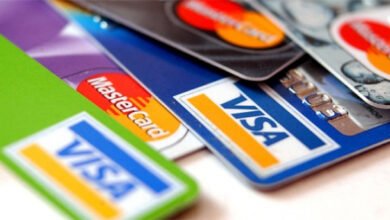 ديون بطاقات الائتمان الأمريكية تقترب من تريليون دولار