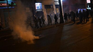 الاحتجاجات في البيرو اندلعت إثر إقالة الرئيس اليساري بيدرو كاستيو وتوقيفه (أ ف ب)