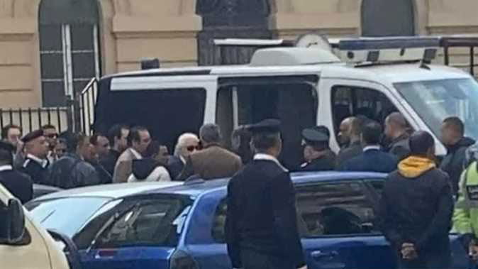 ترحيل مرتضى منصور للسجن لتنفيذ حكم حبسه