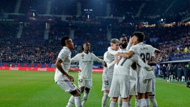ريال مدريد يعبر أوساسونا بثنائية متأخرة