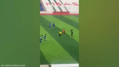 ضرب لاعبات لحكم مباراة