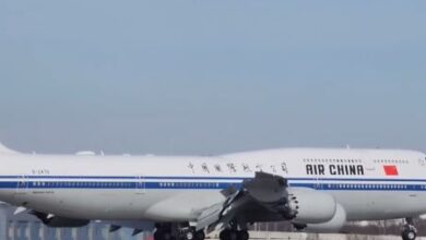 وصول طائرة الرئيس الصيني شي جين بينغ إلى موسكو في أول محطة خارجية له منذ إعادة انتخابه