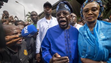 مرشح الحزب الحاكم في نيجيريا يفوز بالانتخابات الرئاسية
