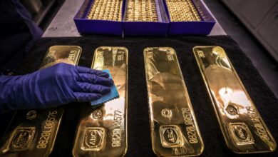 الذهب يقترب من كسر حاجز 3000 دولار خلال 2023