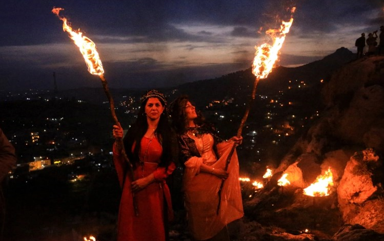 نيران في الوديان وعلى قمم الجبال.. ما قصة عيد "النوروز"؟