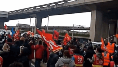 العاملون بمطار شارل ديغول يحتجون على إصلاح نظام التقاعد