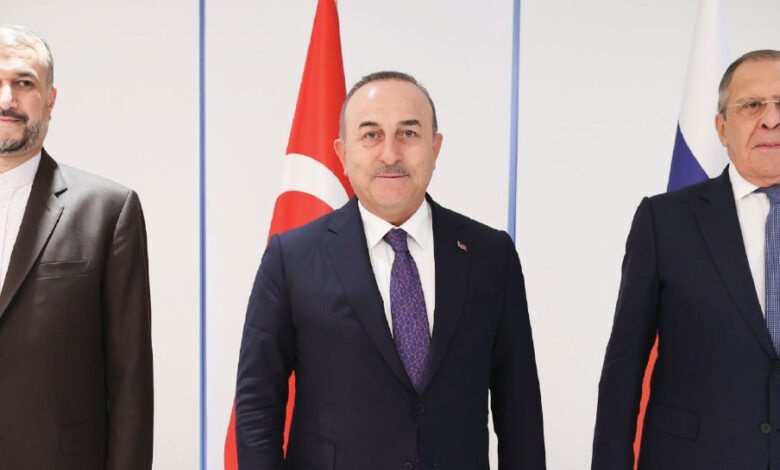 موسكو: العمل على عقد اجتماع لوزراء خارجية روسيا وسورية وتركيا وإيران يجري بتكتم وهدوء