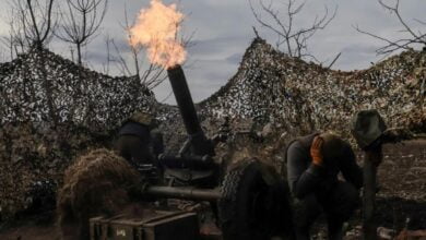 زيلينسكي: القيادة العسكرية تفضل بالإجماع الدفاع عن باخموت