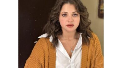 الفنانة منى فاروق