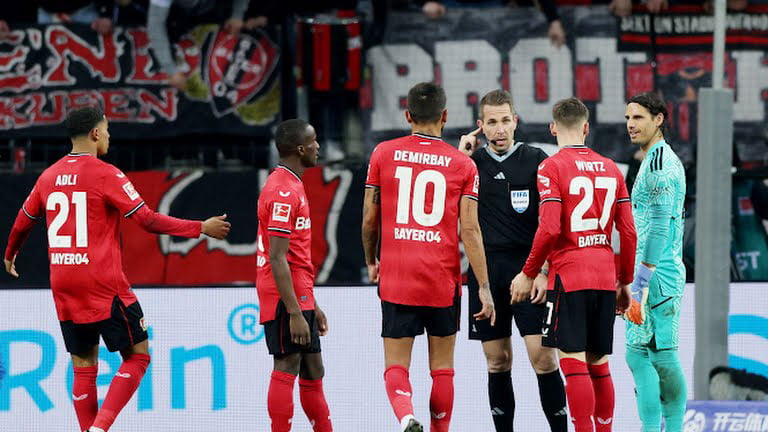ليفركوزن يصعق بايرن ويهدي الصدارة لدورتموند