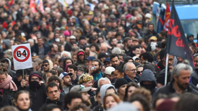 ماكرون يرفع سن التقاعد الوطني من 62 إلى 64 عاماً