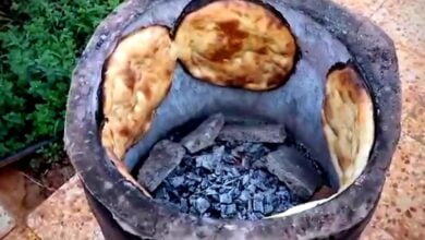خبز التنور الطيني تقليد ليبي لا يحلو رمضان إلا بوجوده