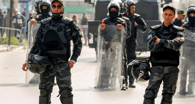 الأمن التونسي.. الغاز المسيل للدموع لتفريق مهاجرين