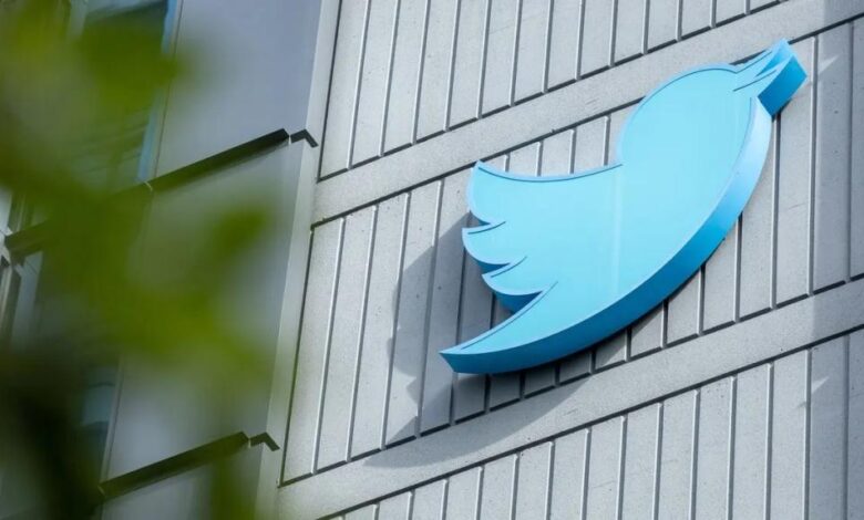 إيرادات Twitter تتراجع في نهاية 2023