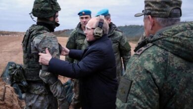 بوتين يتفقد مقر قوات دنيبر على محور خيرسون