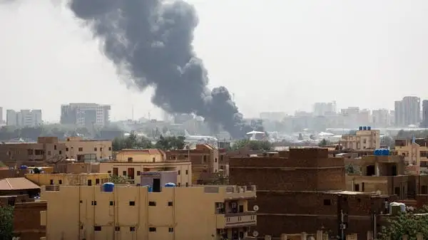 السودان.. تبادل الاتهامات بقصف موكب الرعايا الفرنسيين