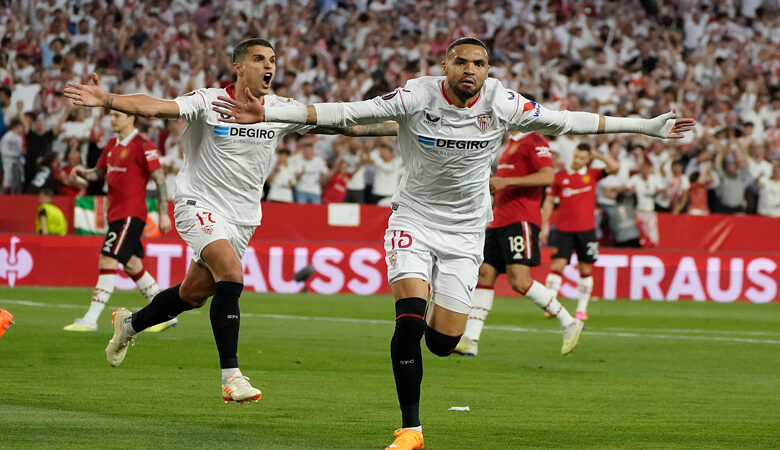 النصيري يقود إشبيلية لنصف نهائي الدوري الأوروبي