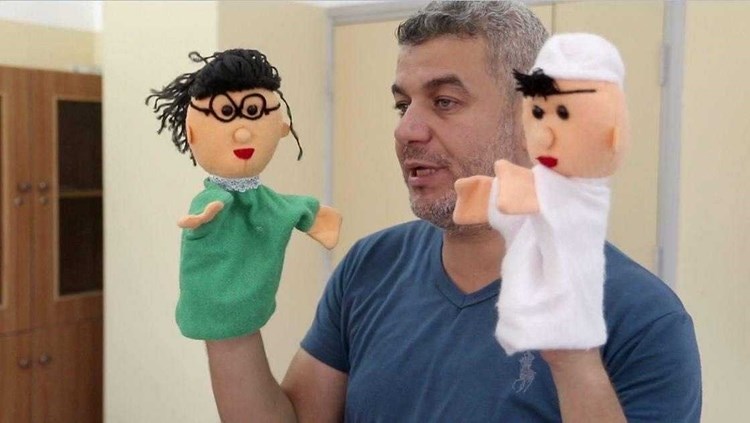 دمى الماريونيت تتألق على مسرح غزة