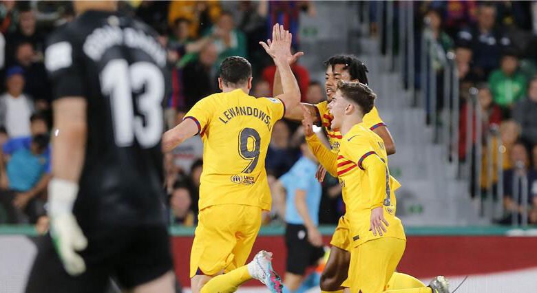 ليفاندوفسكي يفتتح التسجيل لبرشلونة أمام إلتشي