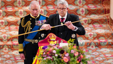 الملك البريطاني.. ما هي سلطاته وصلاحياته في بريطانيا؟